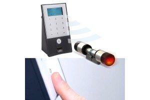 Goedkope fingerscan met codeklavier en meer: secuENTRY.
