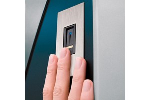 ekey net, fingerscanners met centraal beheer via netwerk. Grootschalig