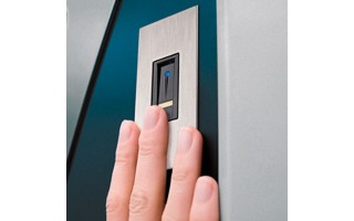 ekey net, fingerscanners met centraal beheer via netwerk. Grootschalig